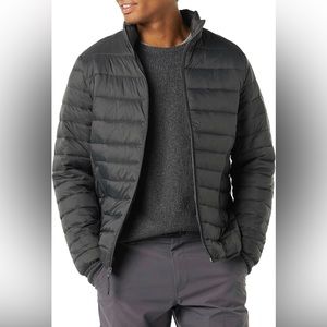 NEW. Amazon Essentials Mens puffer coat size large
